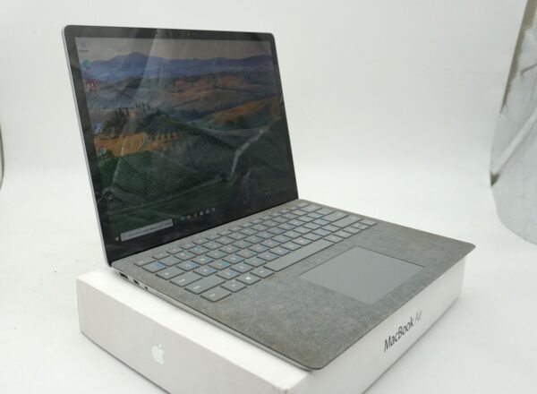 Microsoft Surface book - Image 2