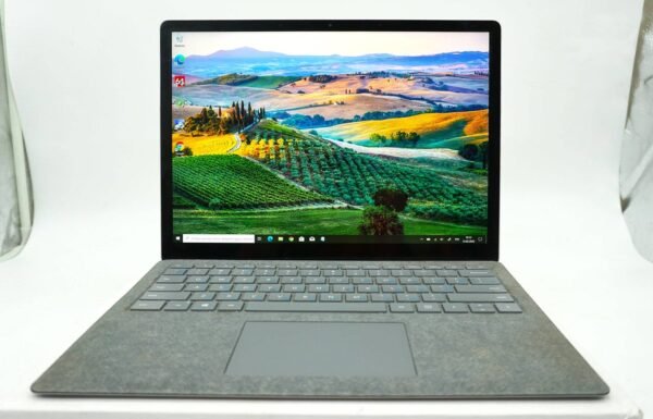 Microsoft Surface book - Image 3