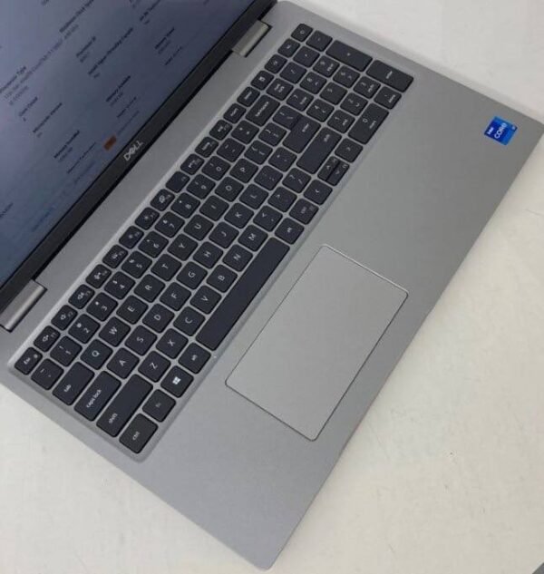 DELL LATITUDE 5520 - Image 3